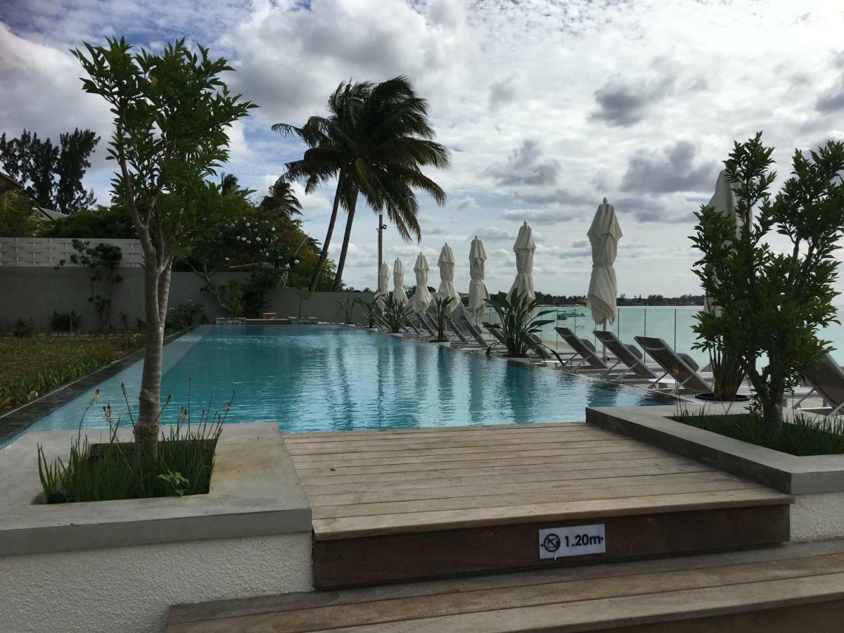 Obiches Luxury Beachfront Apartment Trou-Aux-Biches Exterior photo