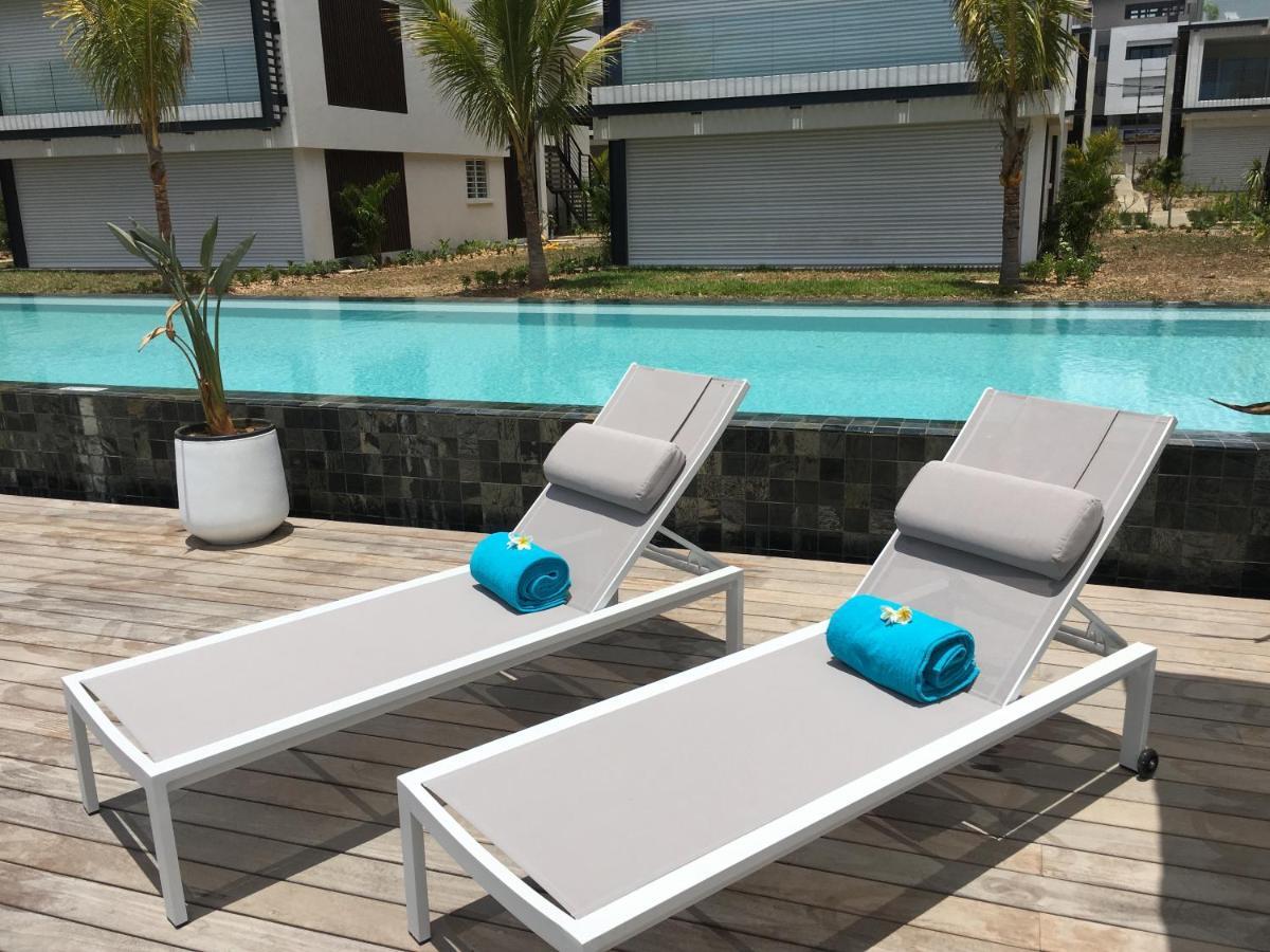 Obiches Luxury Beachfront Apartment Trou-Aux-Biches Exterior photo